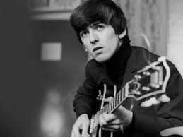 Há 76 anos nasce George Harrison, o famoso guitarrista dos Beatles
